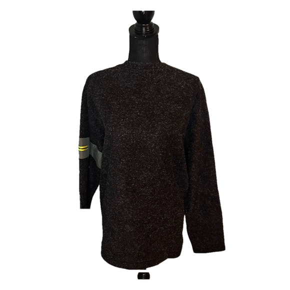 Guess Fleece Sweatshirt G.J – Cozy, Stylish, Everyday Wear - Picture 4 of 8